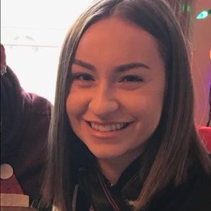 Meet your Posher, Kayla